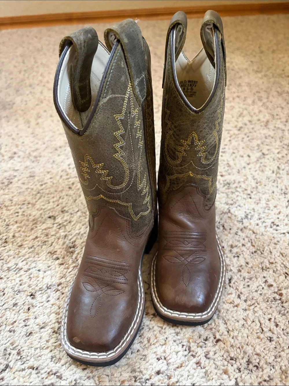 Old West little boys 9.5 D Cowboy Boots like new